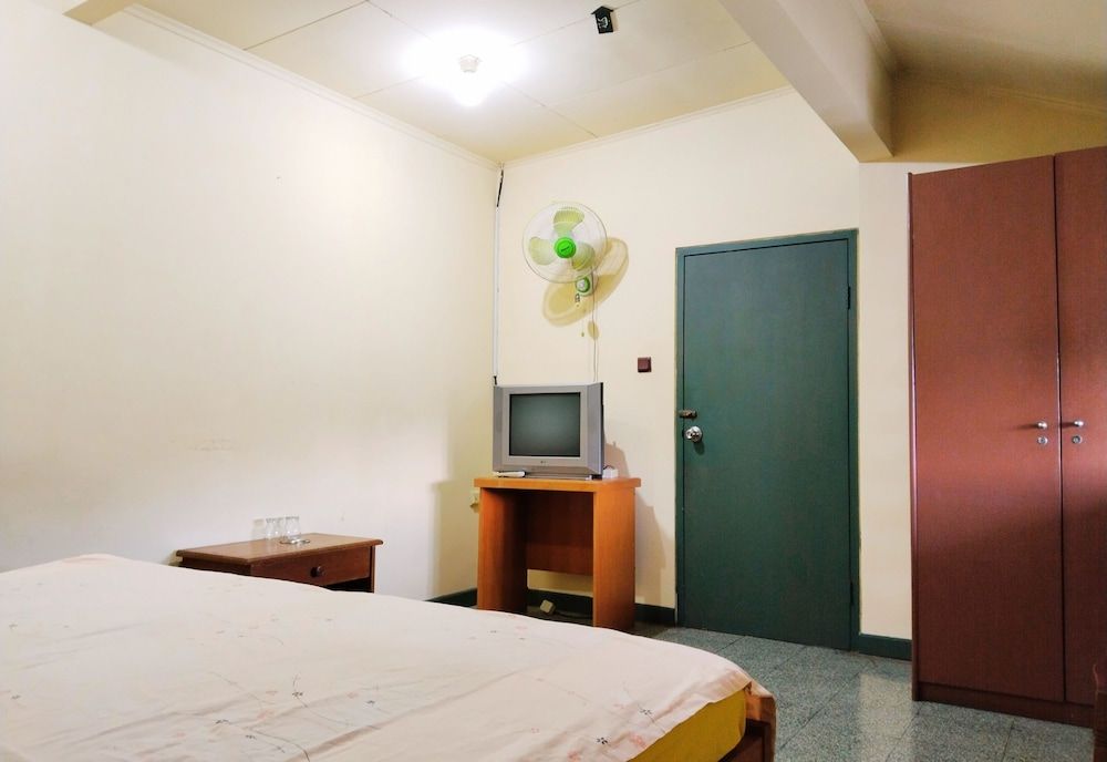 Hotel Grand Astoeti Standard Twin Room 14