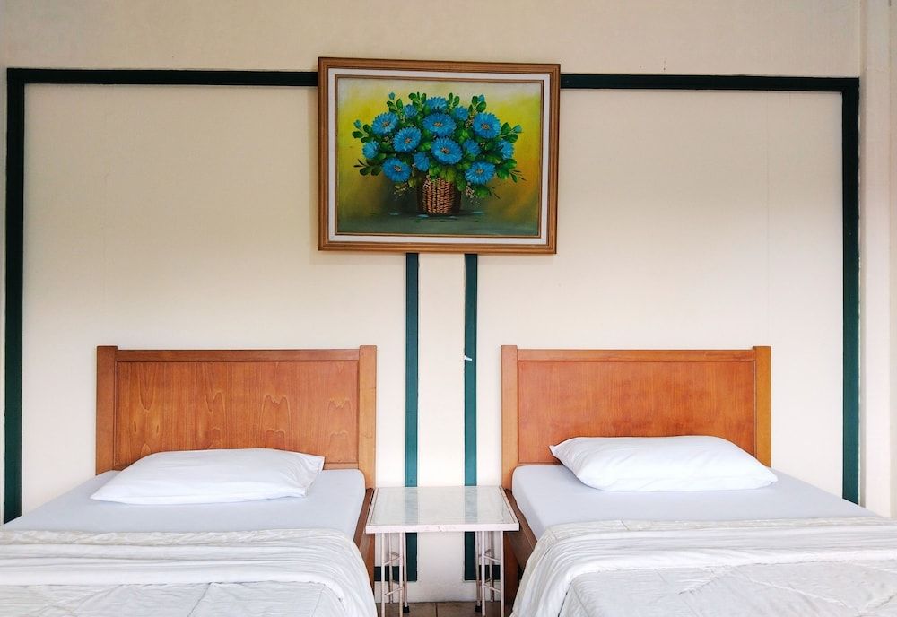 Hotel Grand Astoeti Standard Twin Room 3