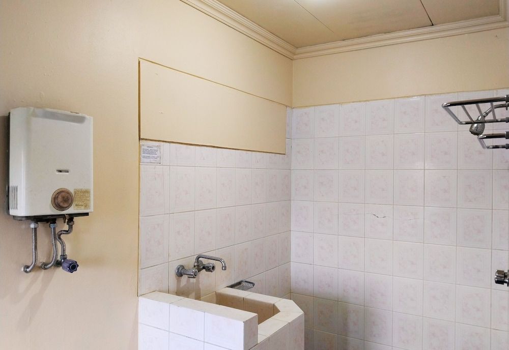 Hotel Grand Astoeti Standard Twin Room 8