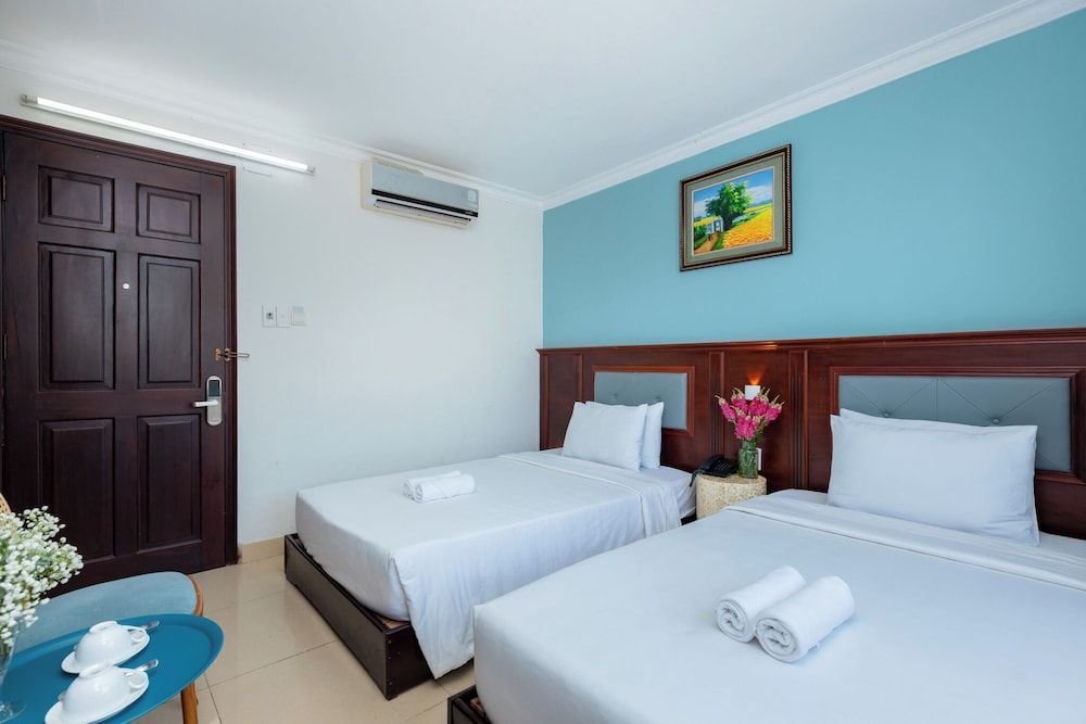 Twin Room with Mountain View