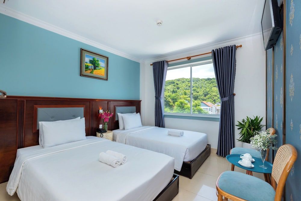 Twin Room with Mountain View