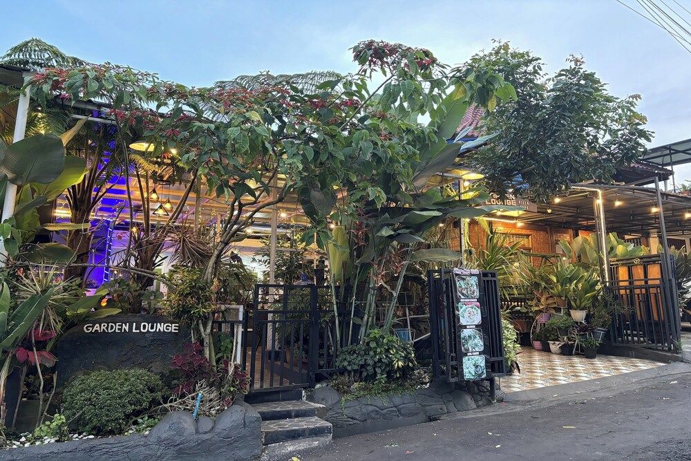 Garden Lounge Villa