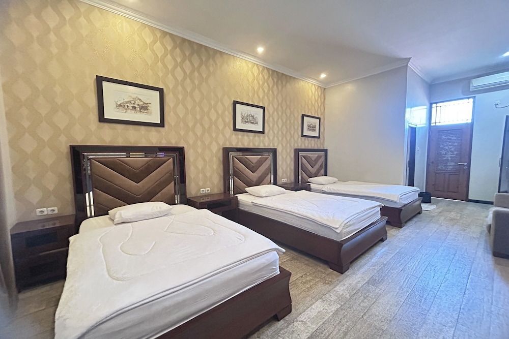 Niwa Canting By Zuzu Triple Room with Balcony