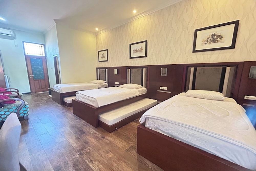 Niwa Canting By Zuzu Family Room with Balcony 2