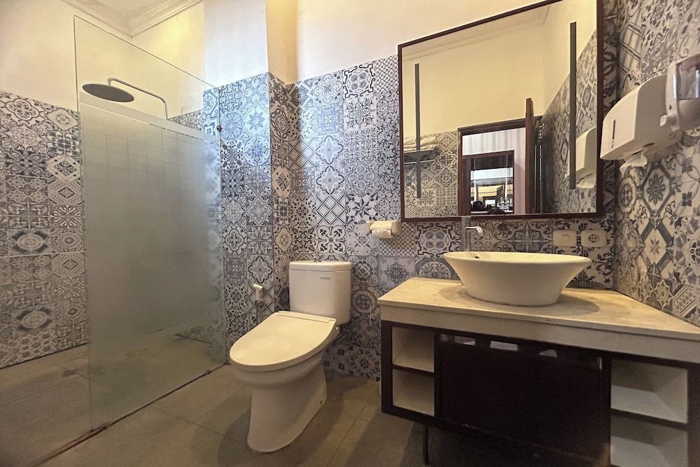 Niwa Canting By Zuzu Triple Room with Balcony 10