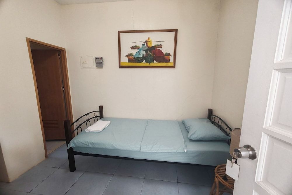 Studio Room