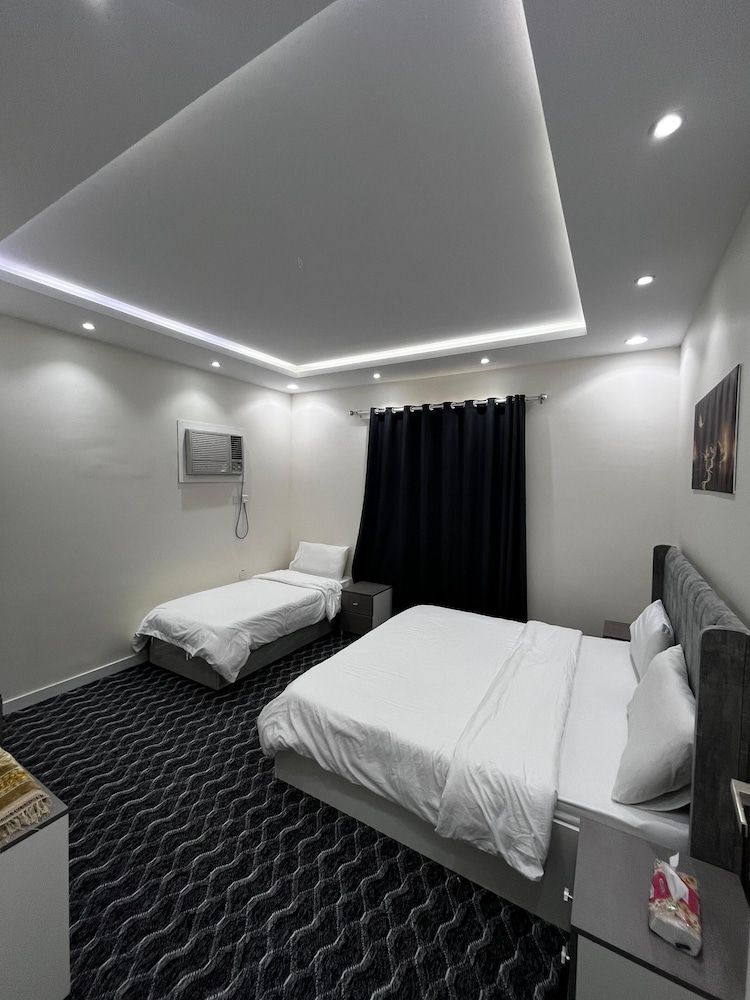 Deluxe Suite, City View