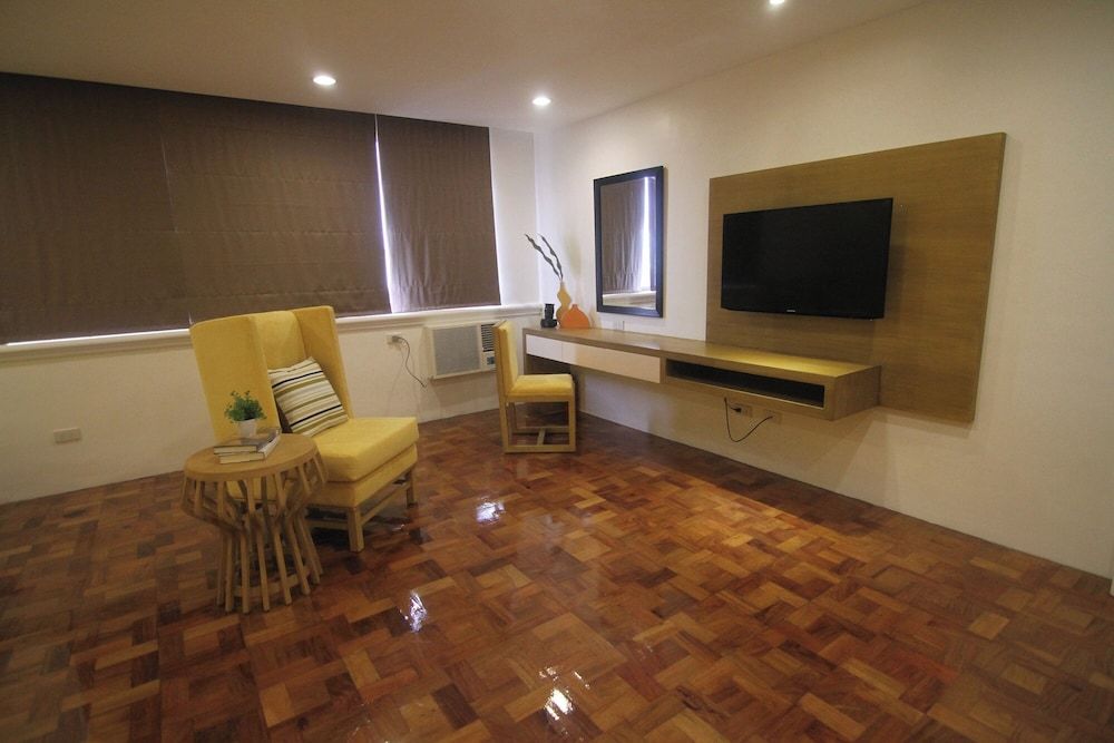 Bryan Condo Suites Makati near Airport Twin Room 13
