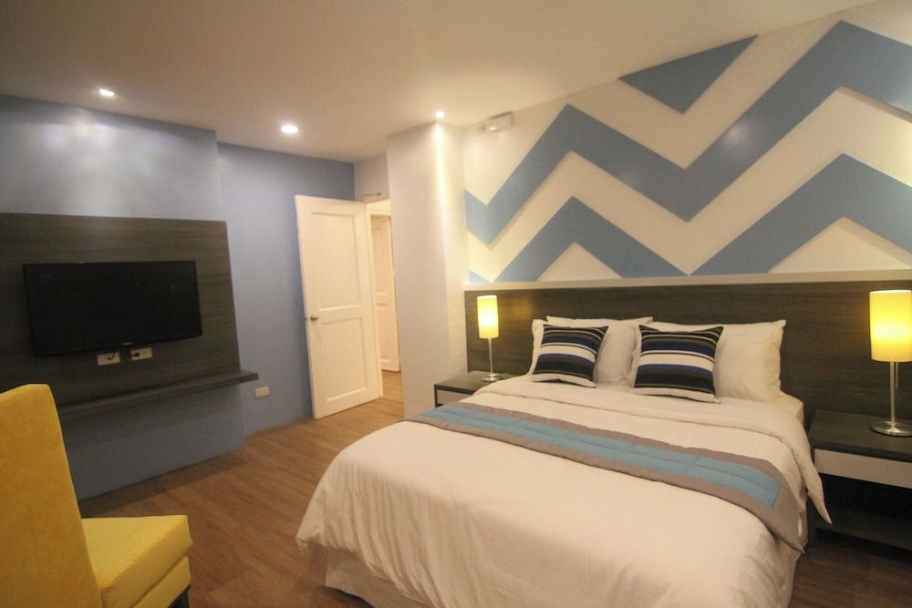 Bryan Condo Suites Makati near Airport Standard Queen 4