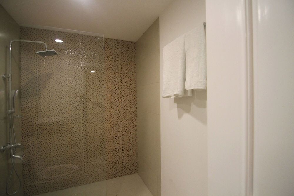 Bryan Condo Suites Makati near Airport Standard Queen 14