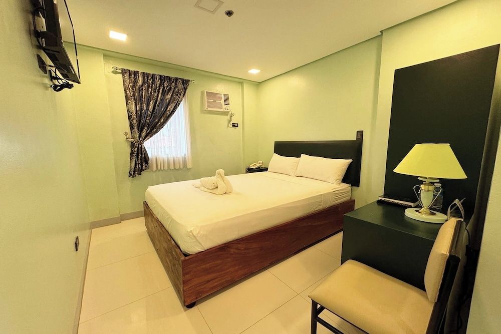 Belltower CSheLi Suites Bantay - Vigan Standard Double Room