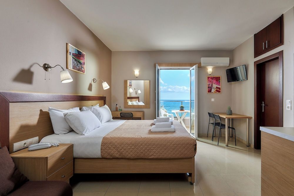 Studio with Panoramic Sea View