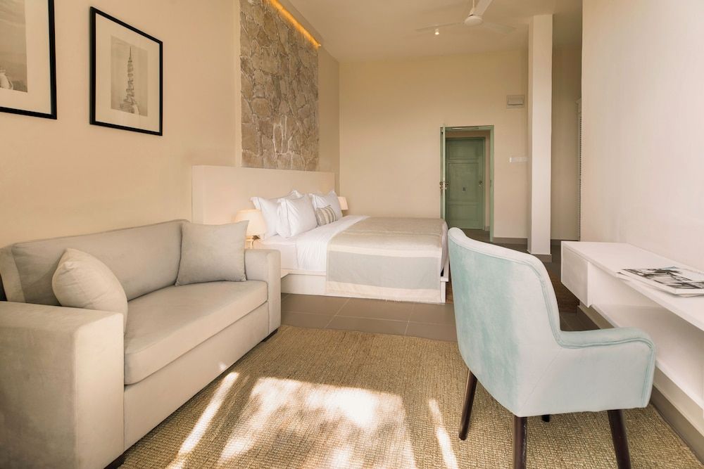 W15 Ambuluwawa Standard Double Room, Mountain View, Mountainside 4