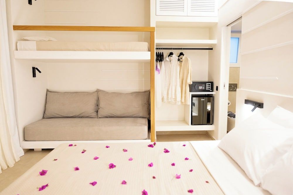 Celestial by Mike Family Quadruple Room, Balcony, Mountain View 3