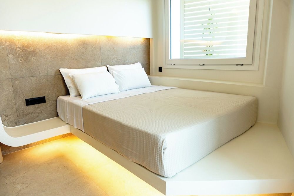 Celestial by Mike Deluxe Triple Room, Balcony, Sea View 6