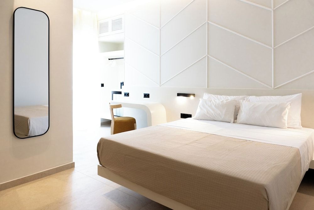 Celestial by Mike Deluxe Triple Room, Balcony, Sea View 7