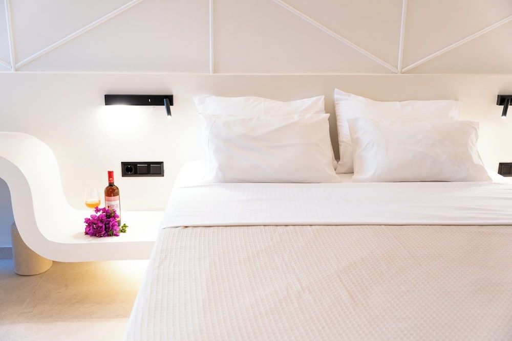 Celestial by Mike Deluxe Triple Room, Balcony, Sea View 3