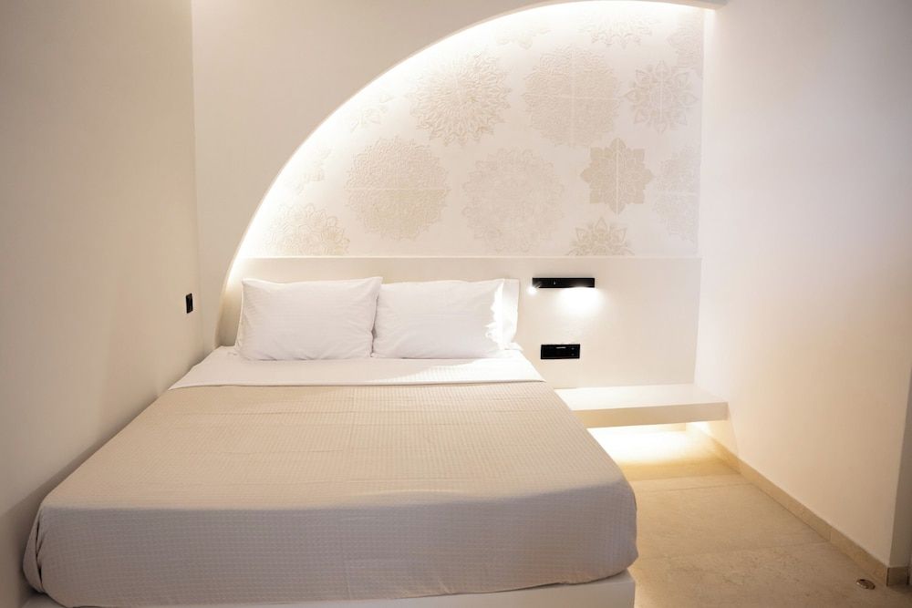 Celestial by Mike Deluxe Triple Room, Balcony, Sea View 4