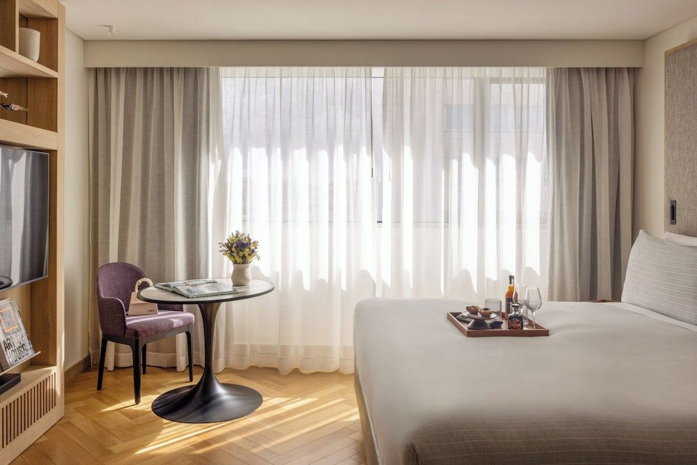 ME Lisbon by Meliá Superior Room (ME | Palace View) 2