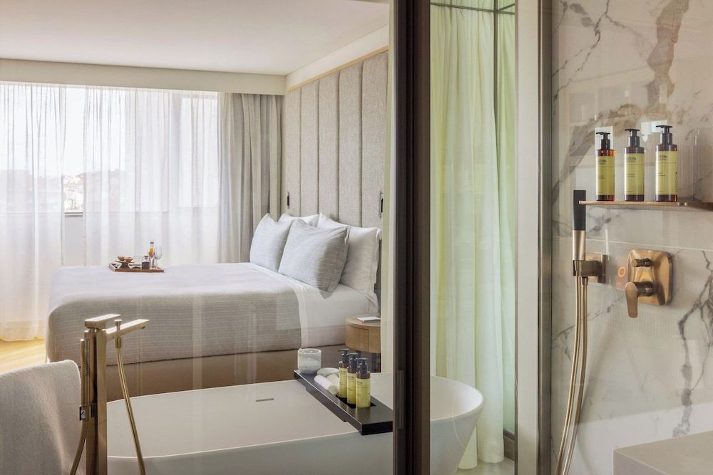 ME Lisbon by Meliá Superior Room (ME | Street View)