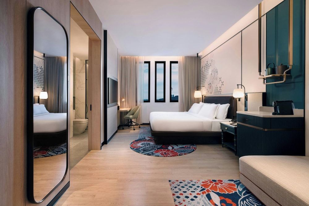 Premier Room, 1 King Bed, Non Smoking, City View
