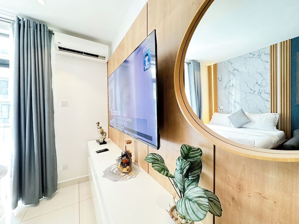 Embassy Gardens Luxury Studio 11