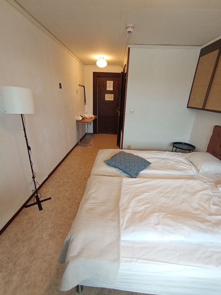 Hotell Amigo Basic Double Room 4