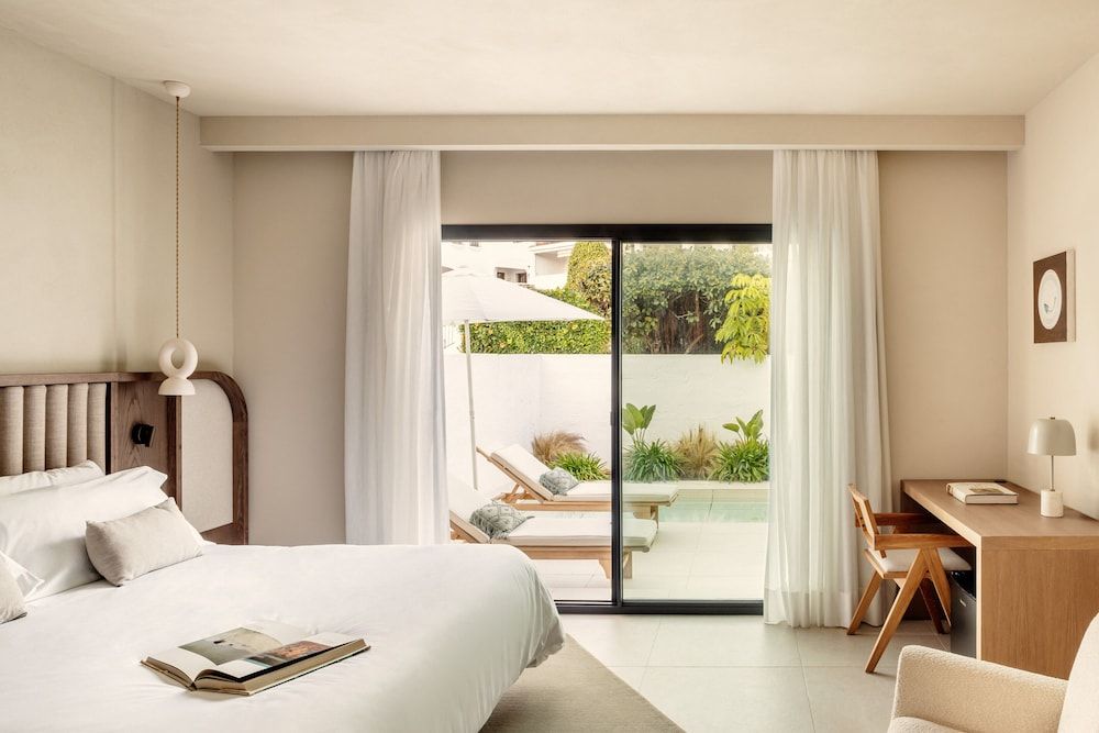 Anfitrión Villas & Suites Junior Suite with plunge pool