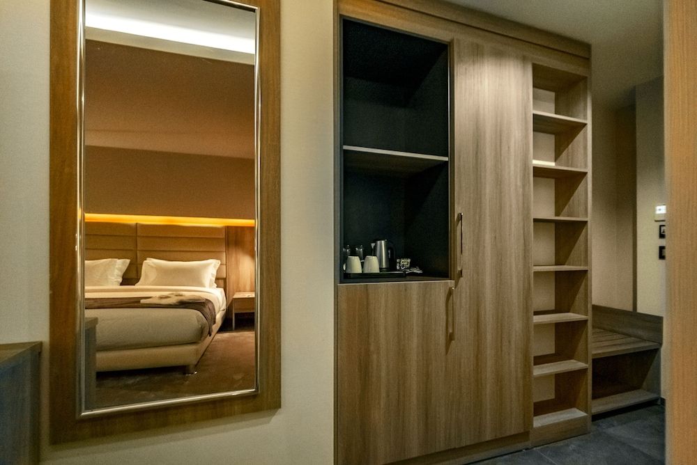 AD HOTEL HYDRA Standard Twin Room 8