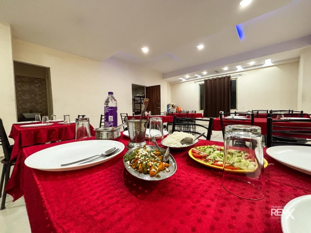 Food & Dining