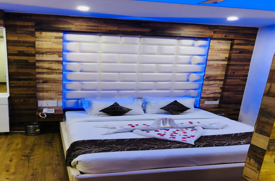 The Oscar Regency Silver Room 3