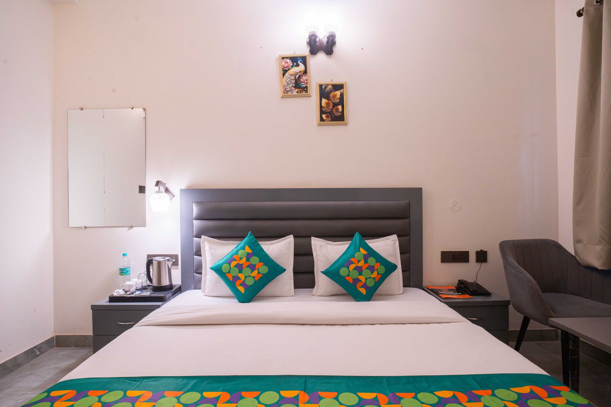 Treebo Royal Grand, Sector 71 Standard room 7