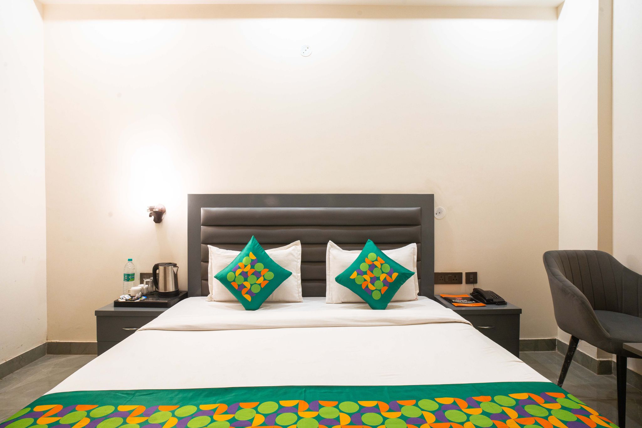 Treebo Royal Grand, Sector 71 Standard room 9