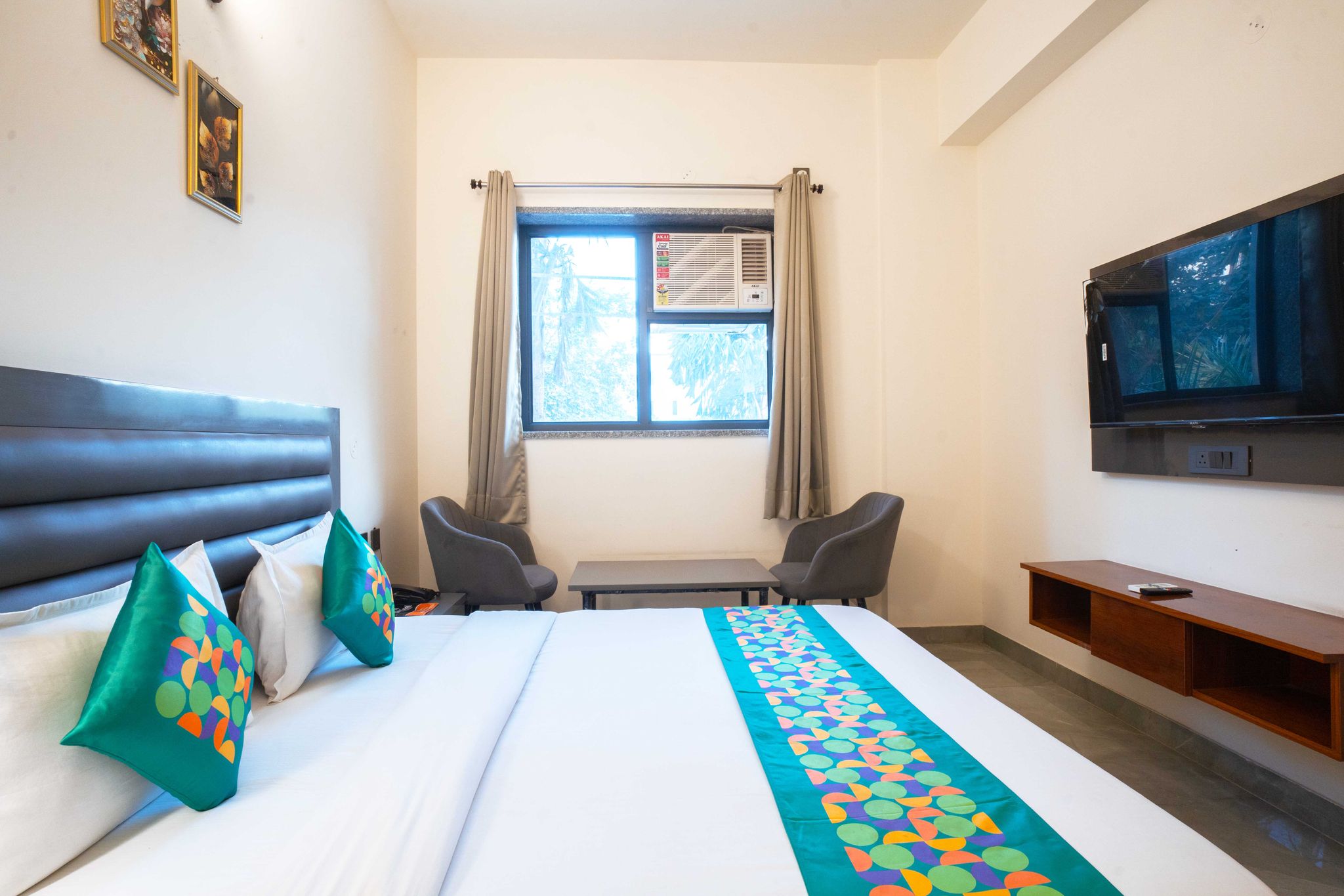 Treebo Royal Grand, Sector 71 Standard room 12