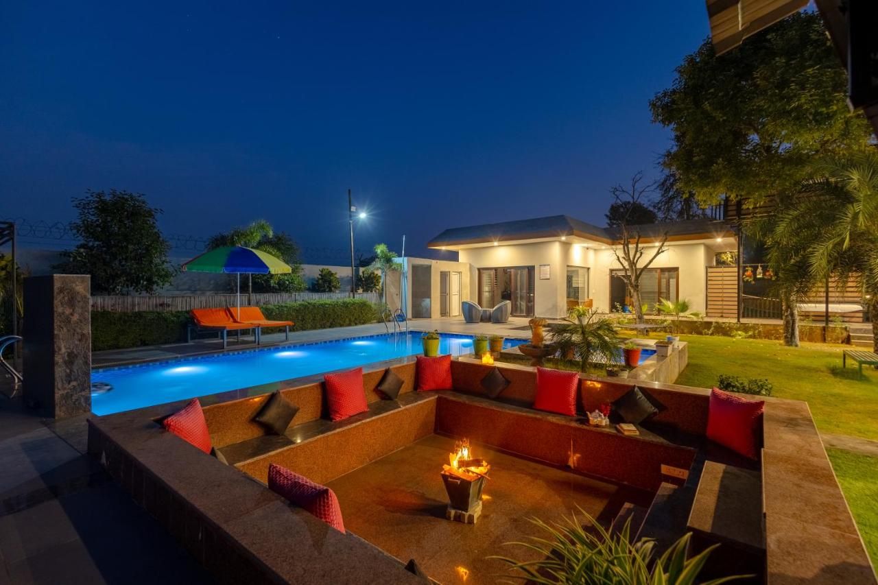 ELIVAAS Aarul 4 BHK Villa with Pvt Pool, Gazebo & Game Zone