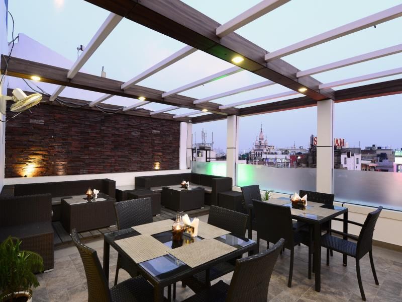 Food & Dining