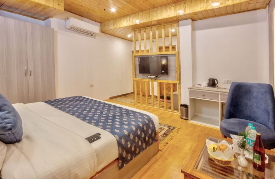 The Zima Resort (Centrally Heated and Mountain View) Deluxe Room 4