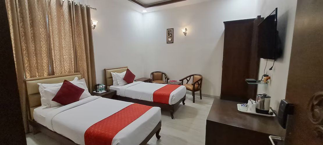 Deluxe Twin Bed Room