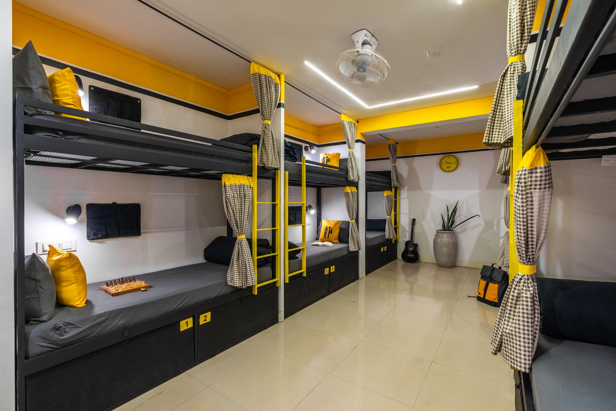 Bed in 12 Bed Mixed Dormitory - External Shared Washroom