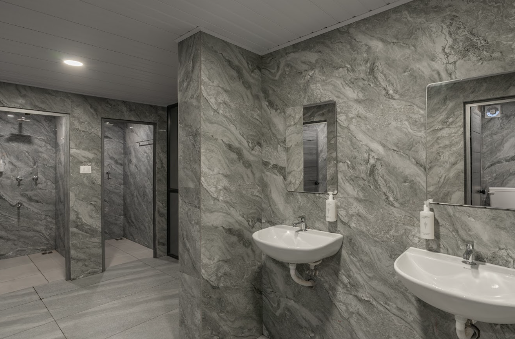 Bed in 6 Bed Mixed Dormitory - External Shared Washroom