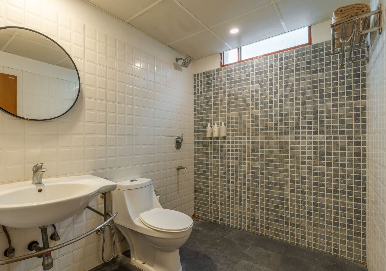 The Hosteller Fort Kochi, Ocean Edge Deluxe Double Room 3