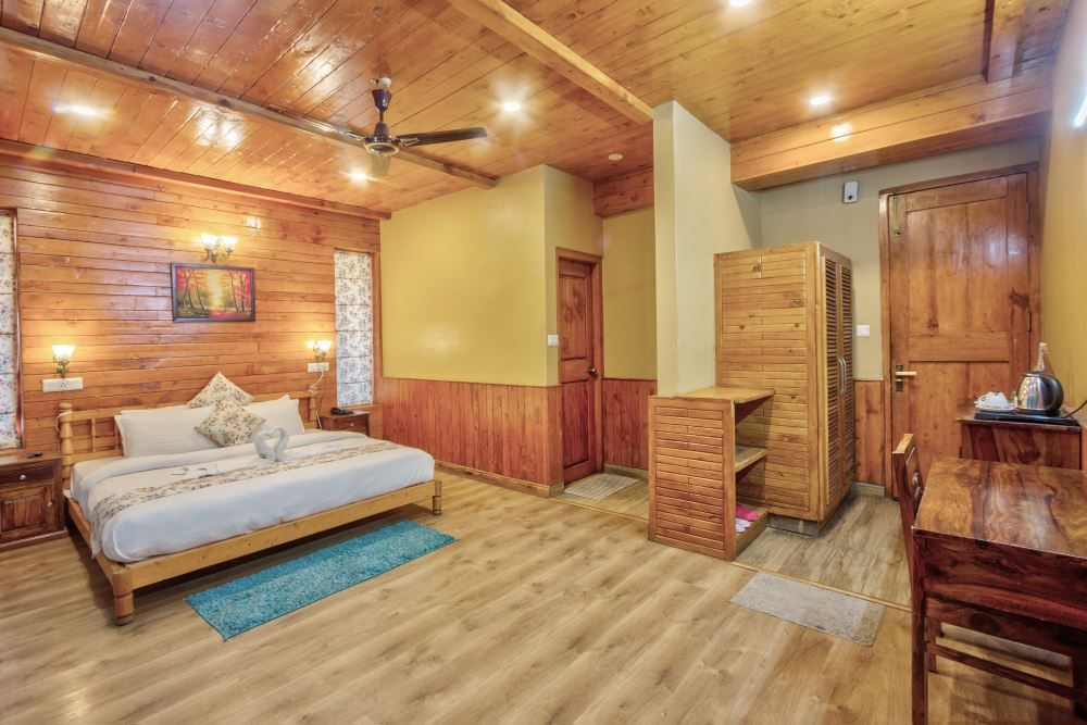 8fold by Larisa, Jibhi Royal Room with Mountain View 2