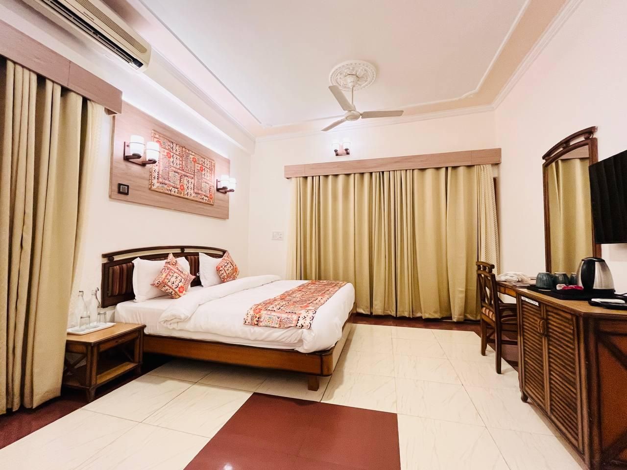 Hotel Palampur life Deluxe Room 9