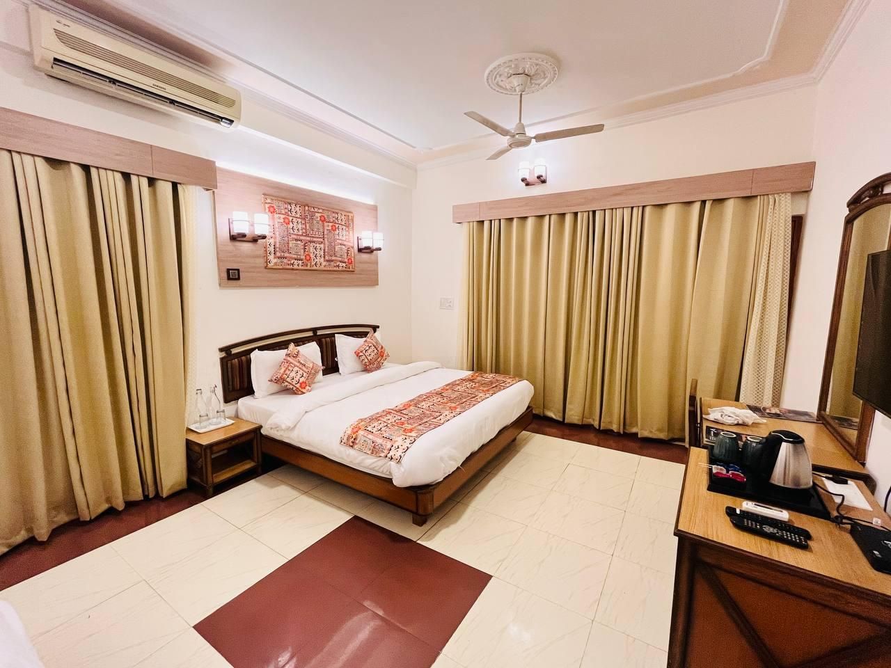 Hotel Palampur life Deluxe Room 8