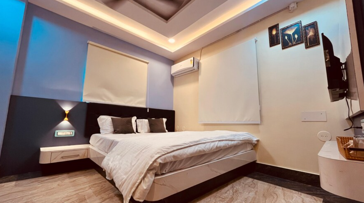 Hotel Lavasa Deluxe King Room 2