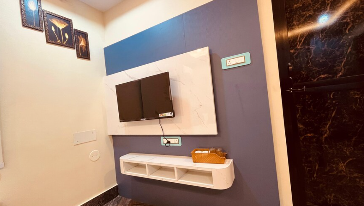 Hotel Lavasa Deluxe King Room 5