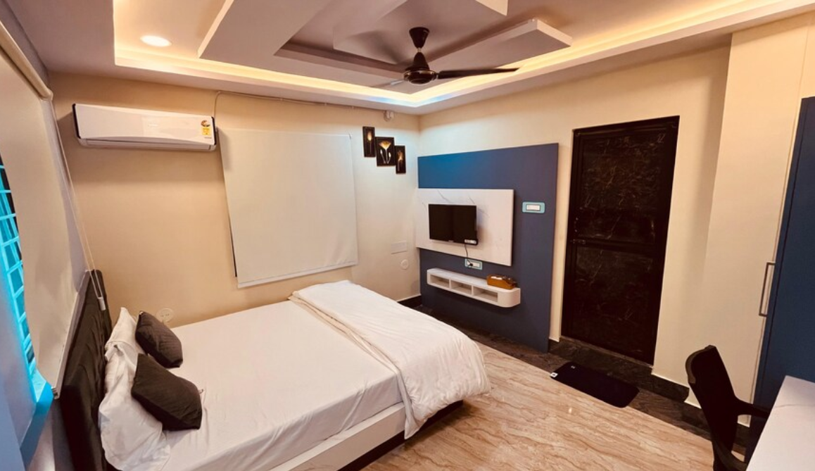 Hotel Lavasa Deluxe King Room 3