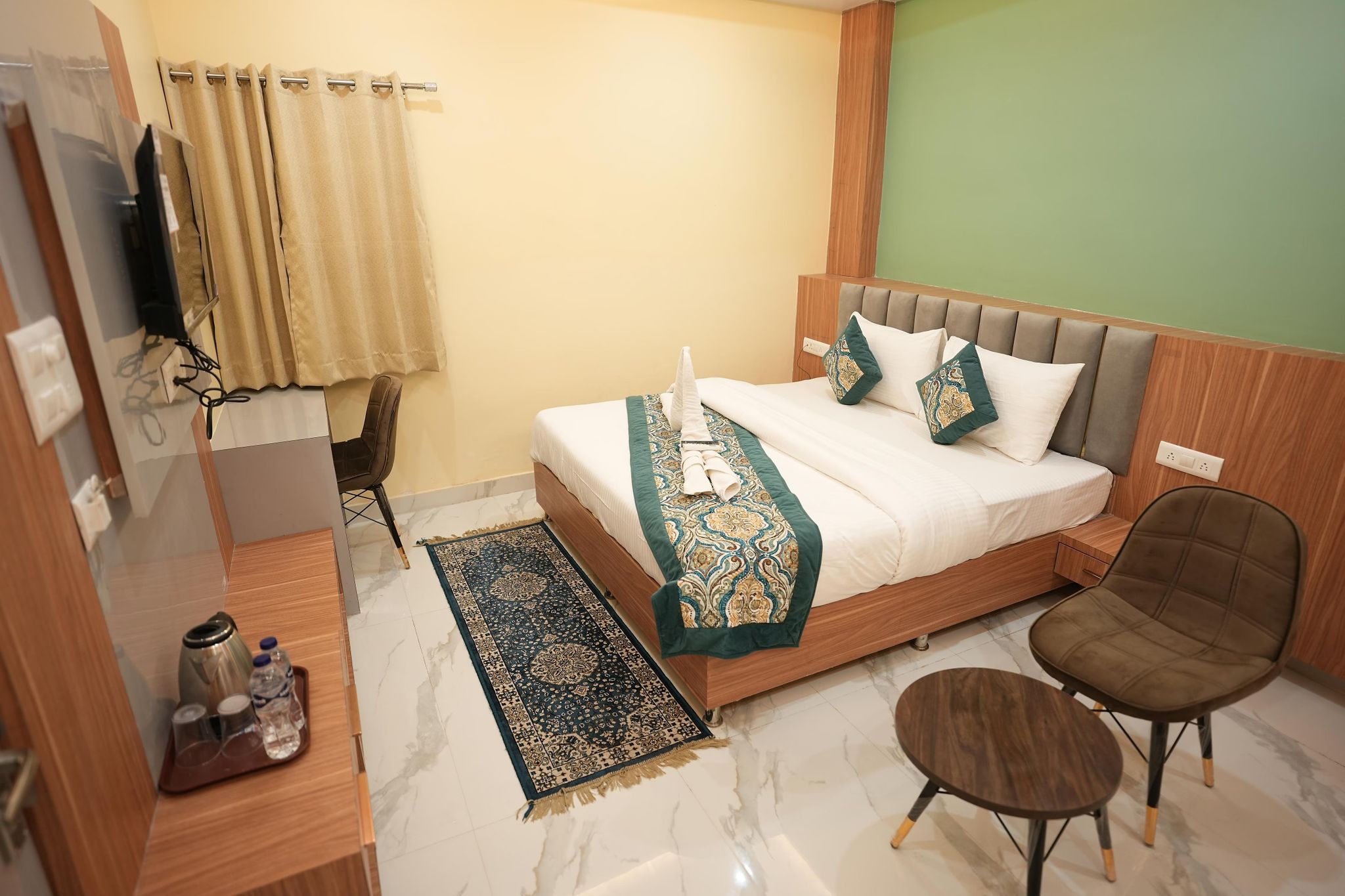 Hotel Heaven Heritage Deluxe Double Bed