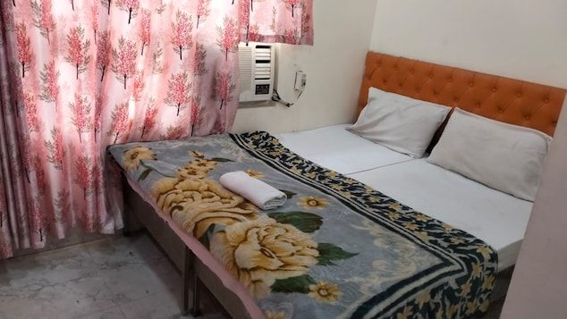 Hotel Ram Palace @ Karol Bagh Deluxe room 4