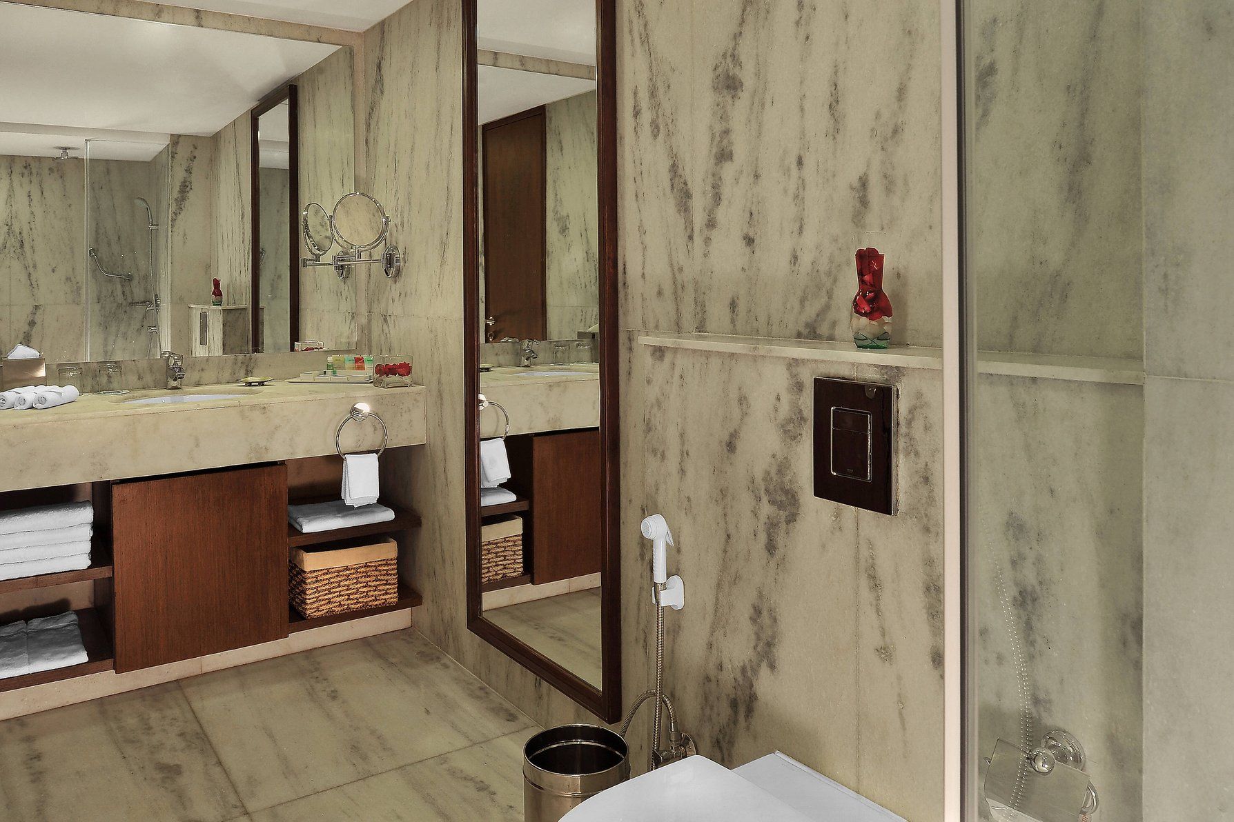 Four Points by Sheraton Hotel & Serviced Apartments, Pune Deluxe Guest room,  Twin 2